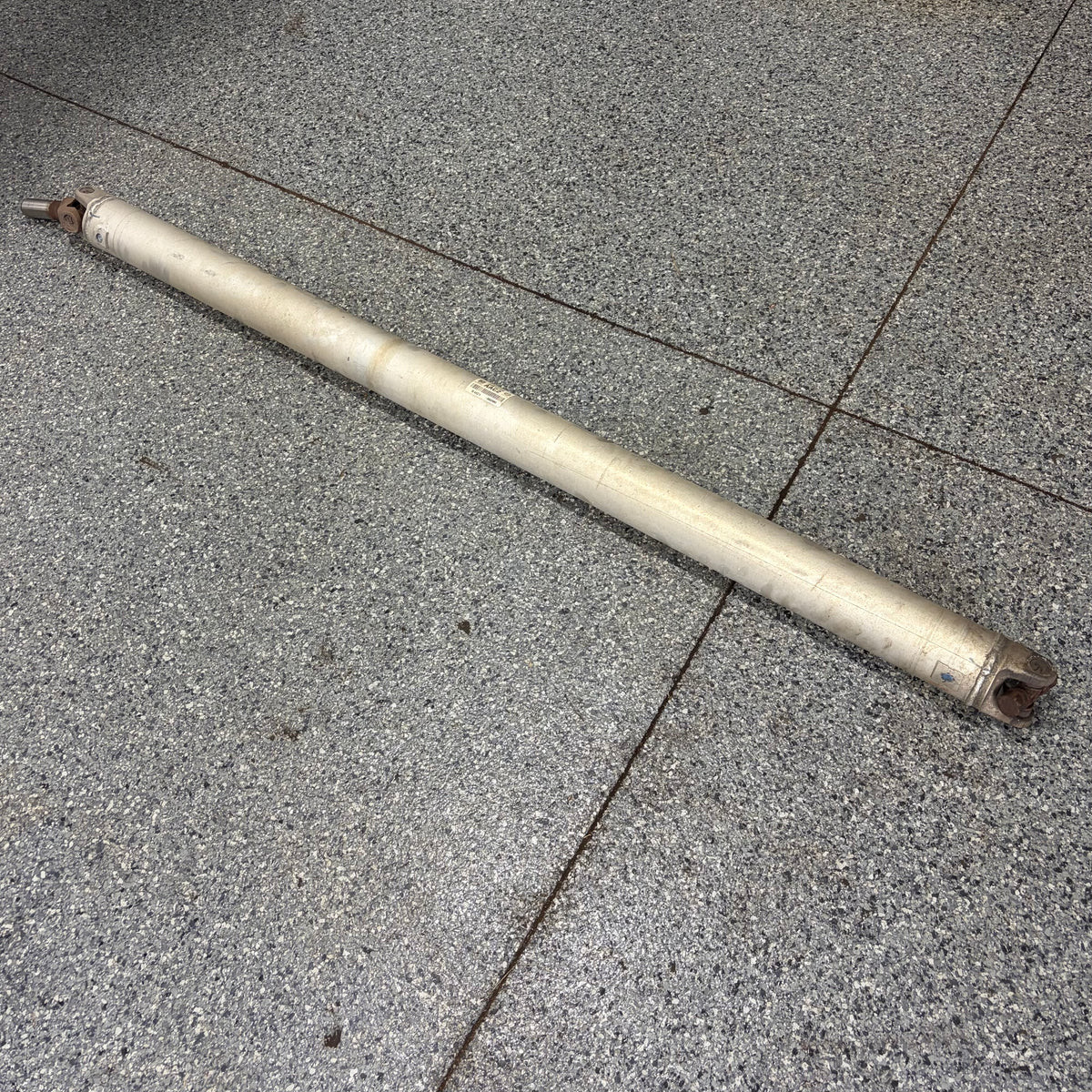 08-13 Chevrolet Silverado 1500 2WD Driveshaft 133-inch 20912709 OEM