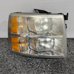 07-13 Chevrolet Silverado 1500 Headlights 22853028 / 22853027 OEM